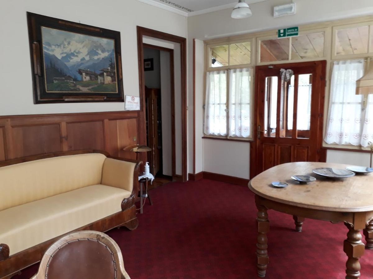 Hotel Villa Tedaldi Грессоне-Сен-Жан Экстерьер фото