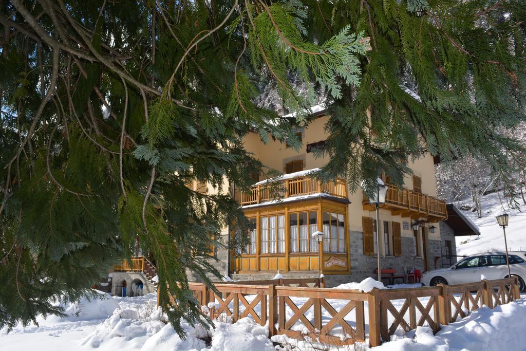 Hotel Villa Tedaldi Грессоне-Сен-Жан Экстерьер фото
