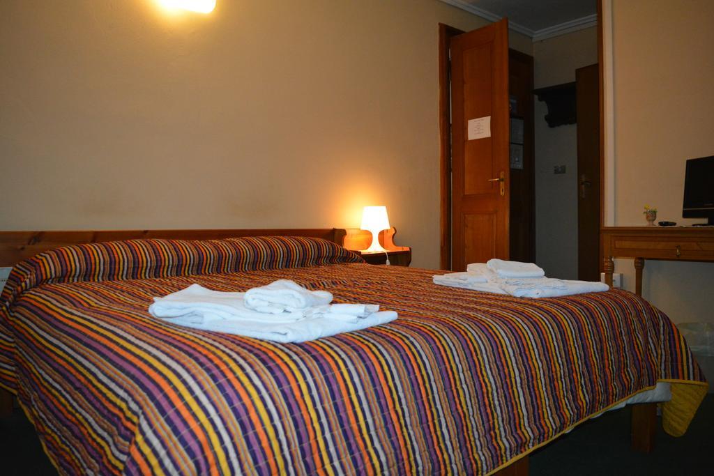 Hotel Villa Tedaldi Грессоне-Сен-Жан Экстерьер фото